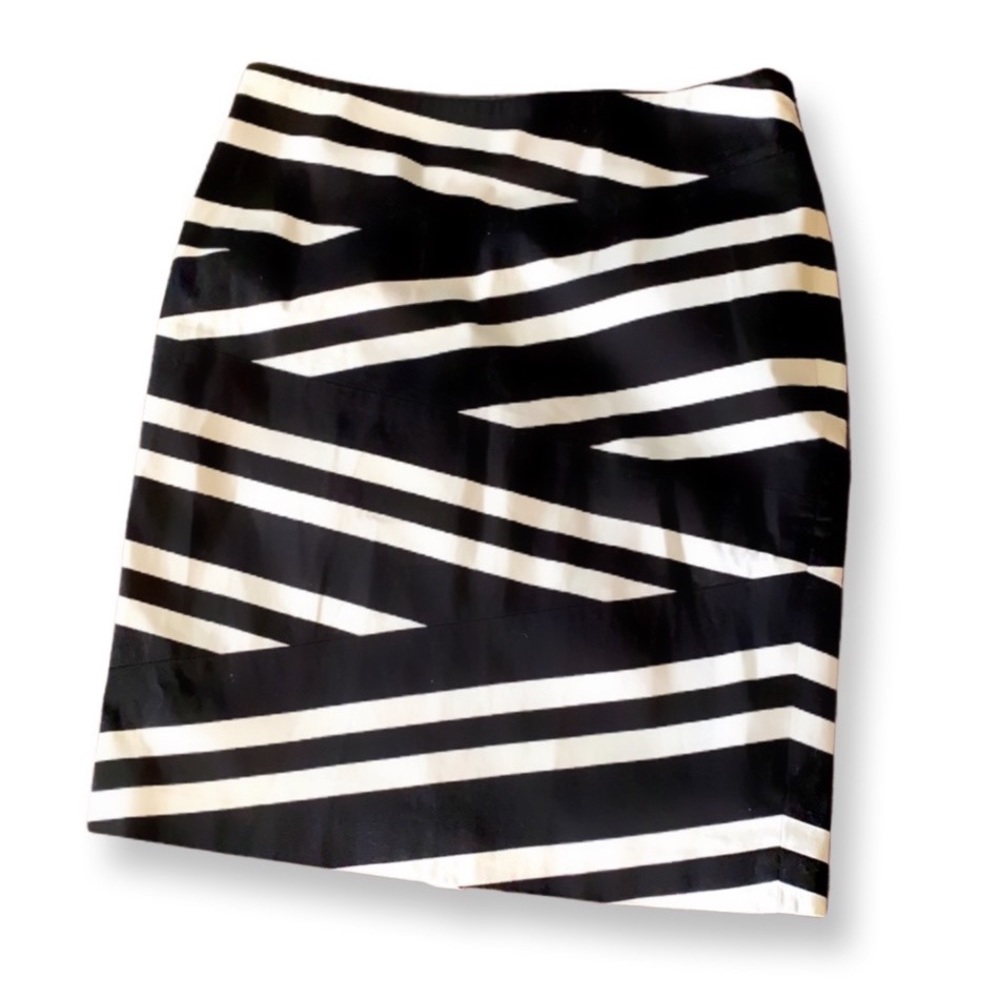 White House Black Market Skirt Size 6